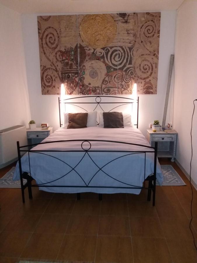 Lughera B&B Tula Buitenkant foto
