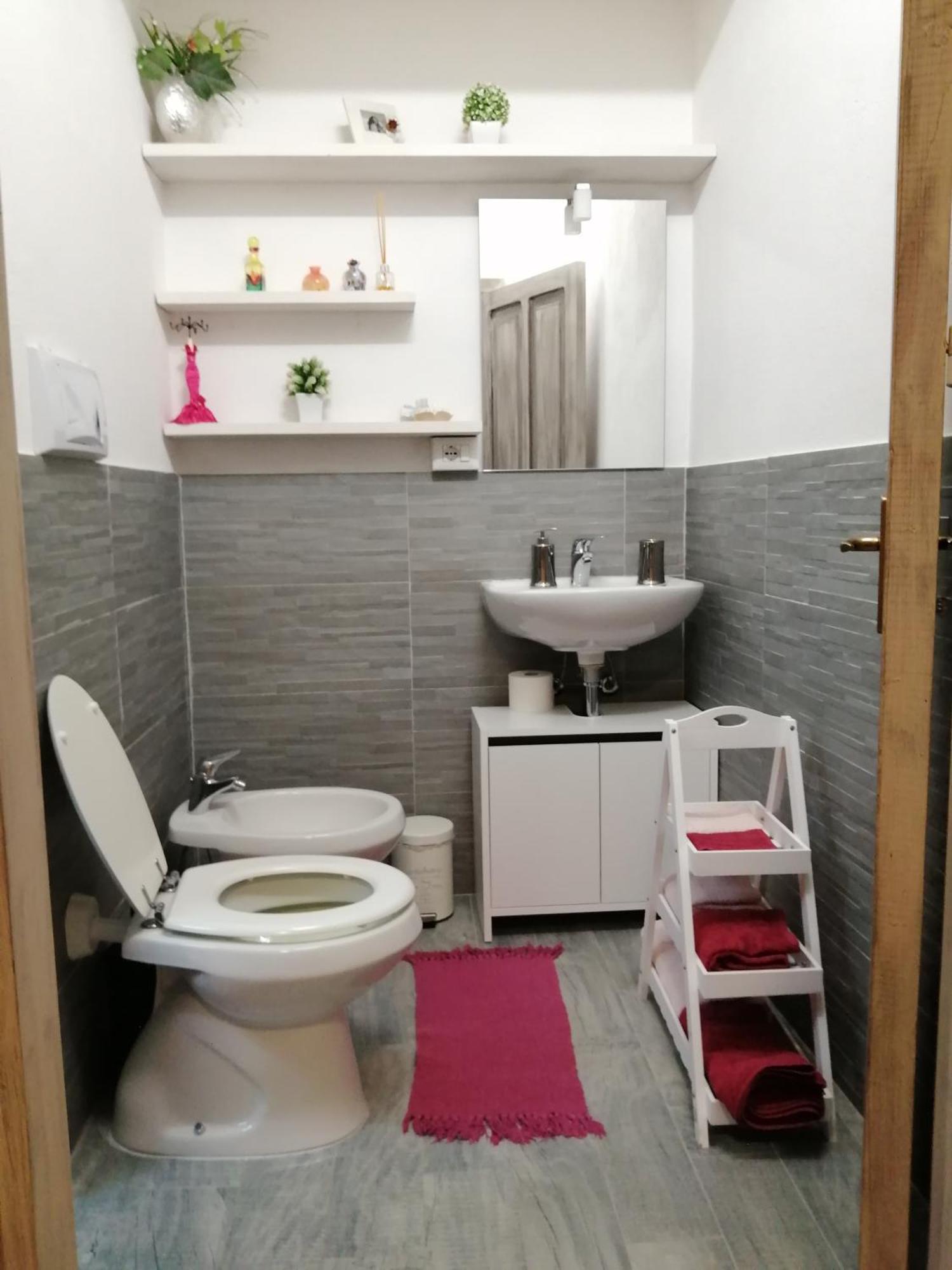 Lughera B&B Tula Buitenkant foto